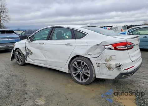 2019 Ford Fusion Titanium z USA, uszkodzony, nr VIN 3FA6P0K91KR260157